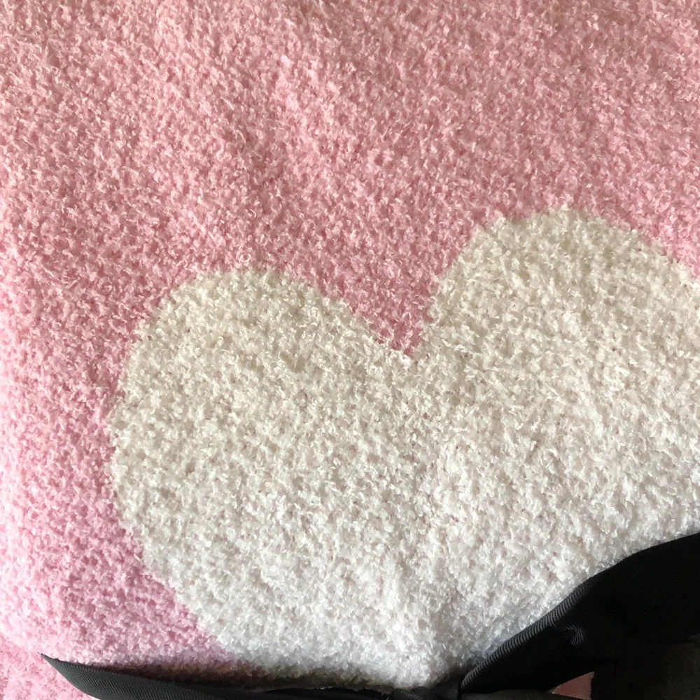 Magaschoni Pink White Hearts Throw Blanket